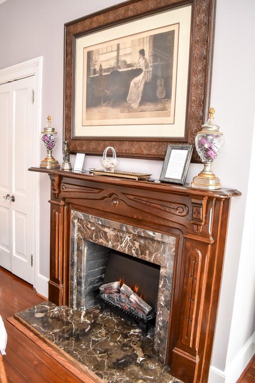 The Richard Johnston Inn & 1890 Caroline House 프레드릭스버그 외부 사진